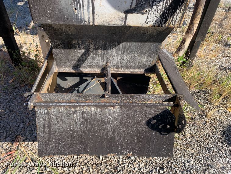 image for item MH9839 2013 Swenson EV-100 10-84-48  spreader