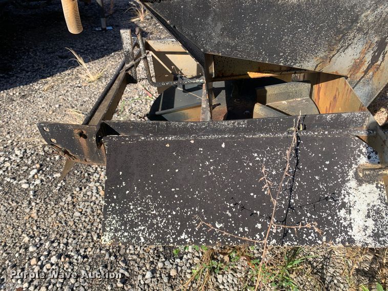 image for item MH9839 2013 Swenson EV-100 10-84-48  spreader