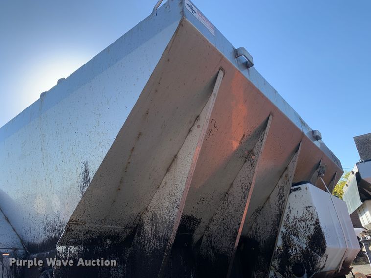 image for item MH9839 2013 Swenson EV-100 10-84-48  spreader