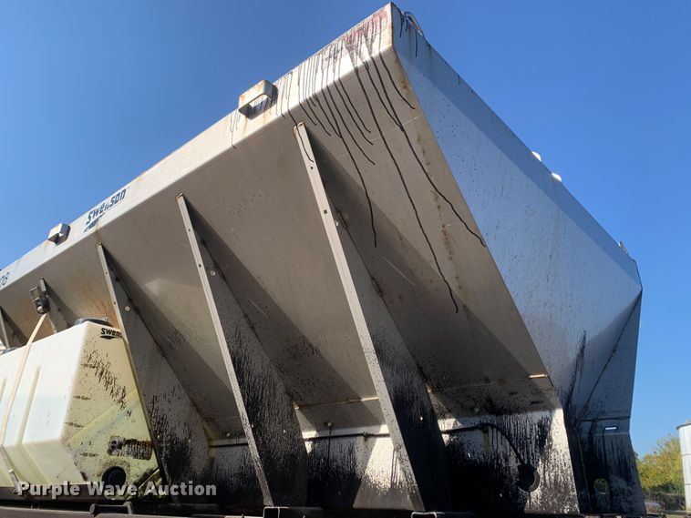 image for item MH9839 2013 Swenson EV-100 10-84-48  spreader