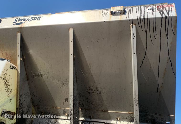 image for item MH9839 2013 Swenson EV-100 10-84-48  spreader