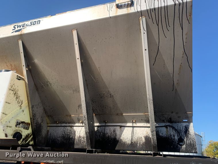 image for item MH9839 2013 Swenson EV-100 10-84-48  spreader