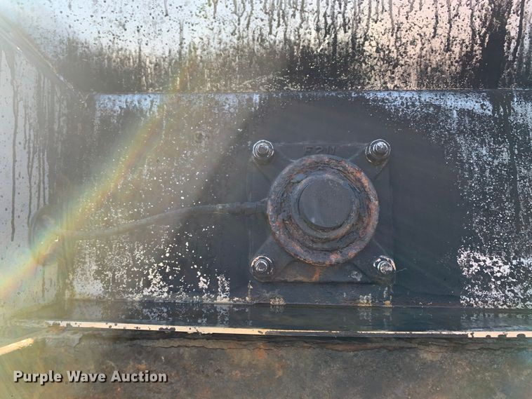 image for item MH9839 2013 Swenson EV-100 10-84-48  spreader