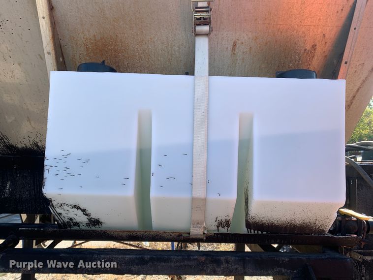 image for item MH9839 2013 Swenson EV-100 10-84-48  spreader