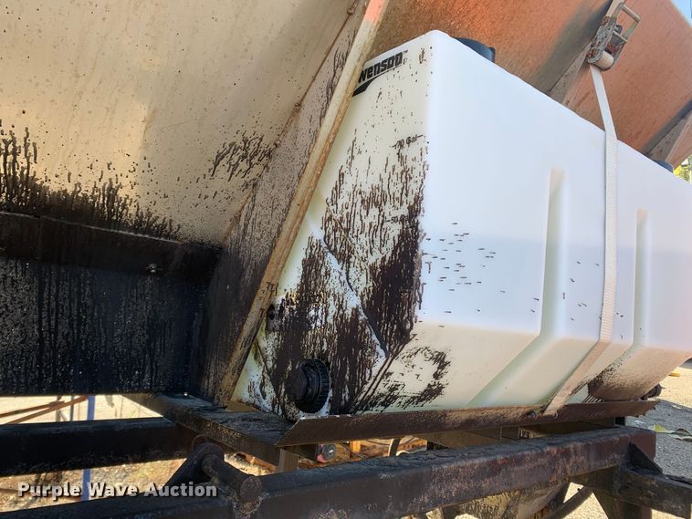 image for item MH9839 2013 Swenson EV-100 10-84-48  spreader