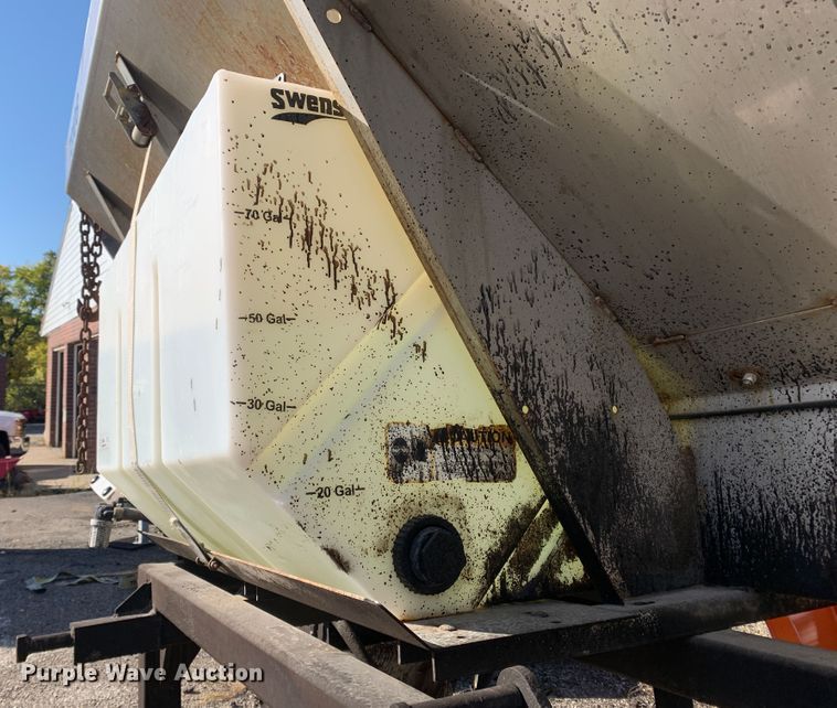 image for item MH9839 2013 Swenson EV-100 10-84-48  spreader