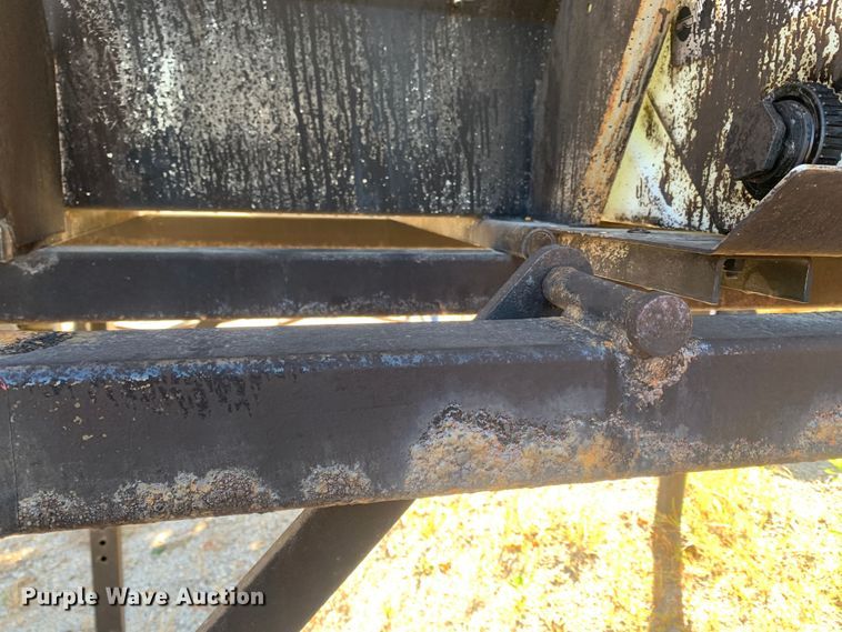 image for item MH9839 2013 Swenson EV-100 10-84-48  spreader