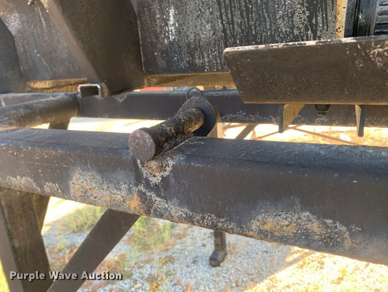 image for item MH9839 2013 Swenson EV-100 10-84-48  spreader