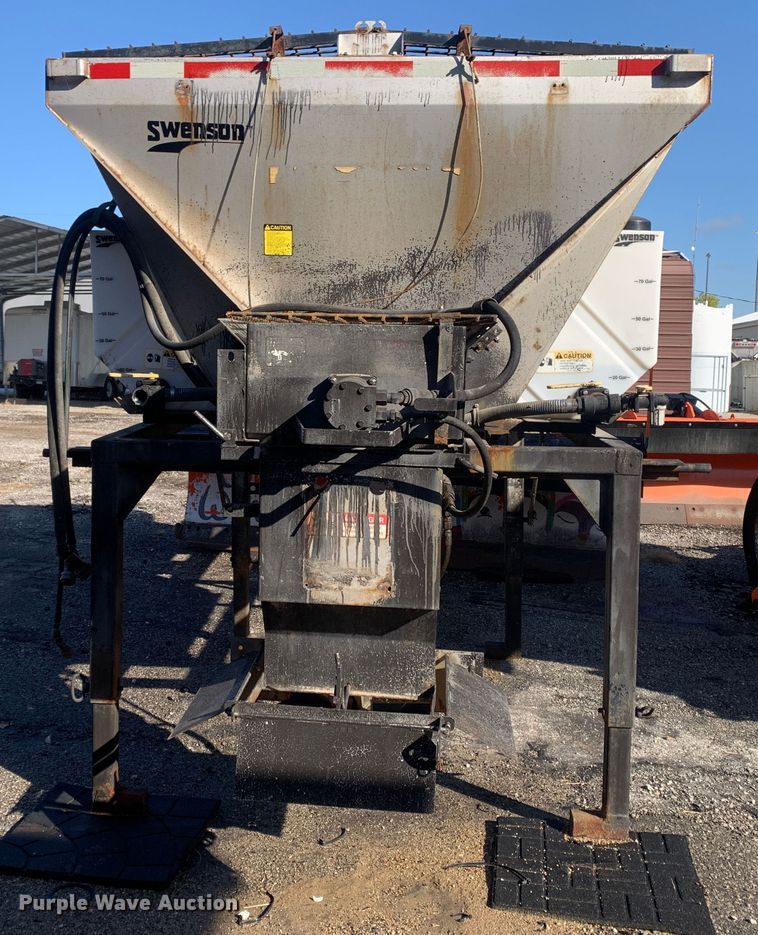 image for item MH9840 2014 Swenson EV-100 10-84-48  spreader