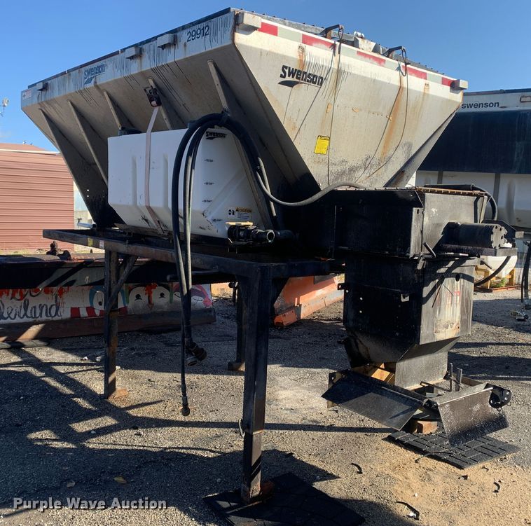 image for item MH9840 2014 Swenson EV-100 10-84-48  spreader