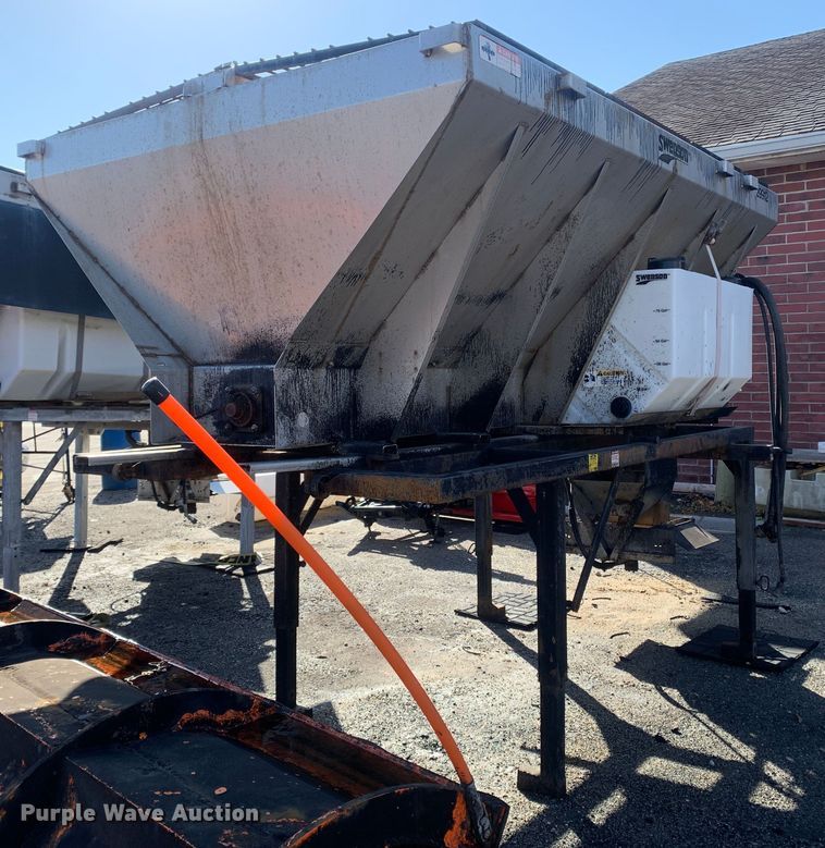 image for item MH9840 2014 Swenson EV-100 10-84-48  spreader