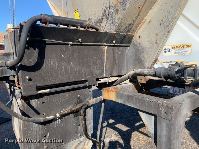 image for item MH9840 2014 Swenson EV-100 10-84-48  spreader