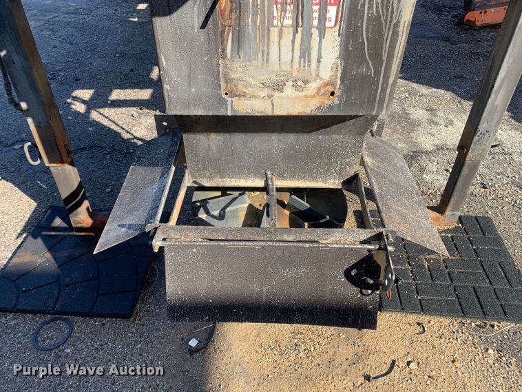 image for item MH9840 2014 Swenson EV-100 10-84-48  spreader