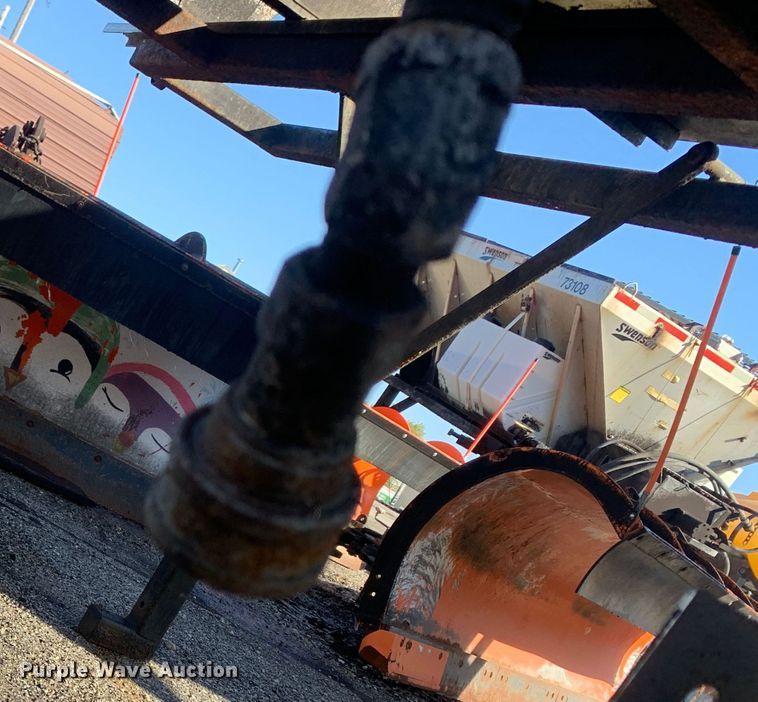 image for item MH9840 2014 Swenson EV-100 10-84-48  spreader