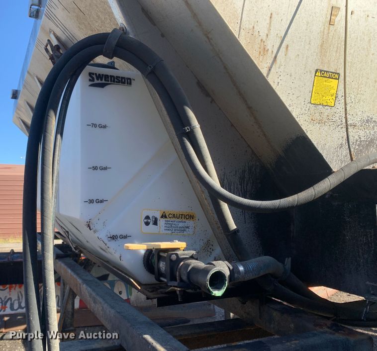 image for item MH9840 2014 Swenson EV-100 10-84-48  spreader