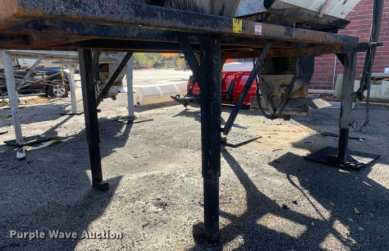 image for item MH9840 2014 Swenson EV-100 10-84-48  spreader