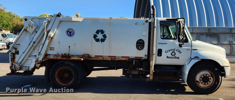 image for item MK9404 2010 International DuraStar 4300  refuse truck