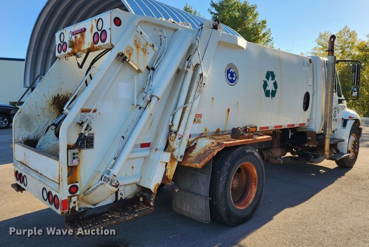 image for item MK9404 2010 International DuraStar 4300  refuse truck