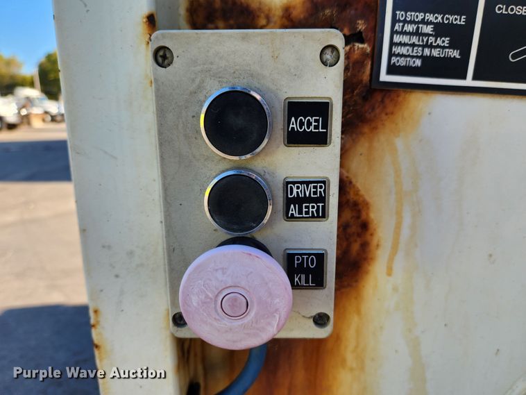 image for item MK9404 2010 International DuraStar 4300  refuse truck