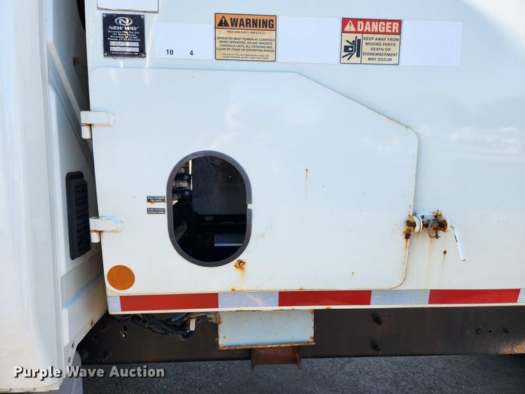 image for item MK9404 2010 International DuraStar 4300  refuse truck