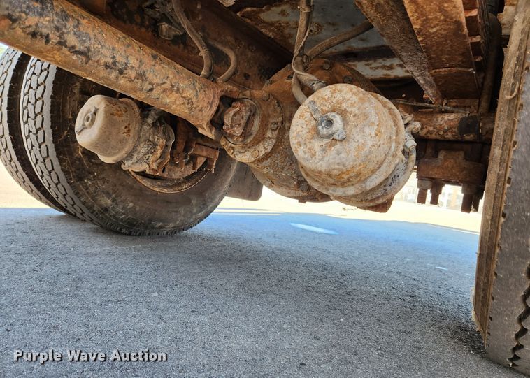 image for item MK9404 2010 International DuraStar 4300  refuse truck