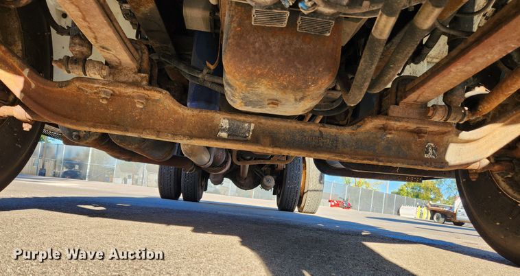 image for item MK9404 2010 International DuraStar 4300  refuse truck