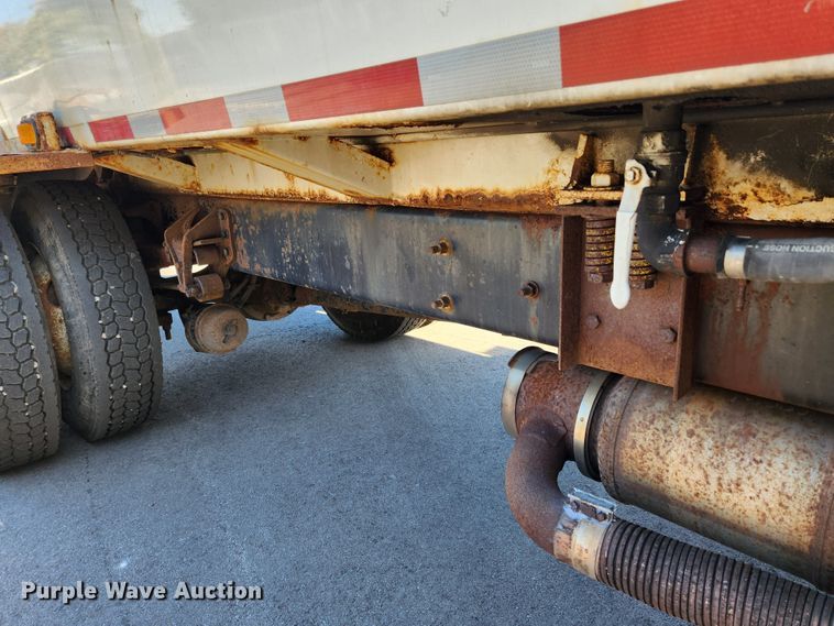 image for item MK9404 2010 International DuraStar 4300  refuse truck