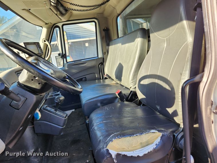 image for item MK9404 2010 International DuraStar 4300  refuse truck