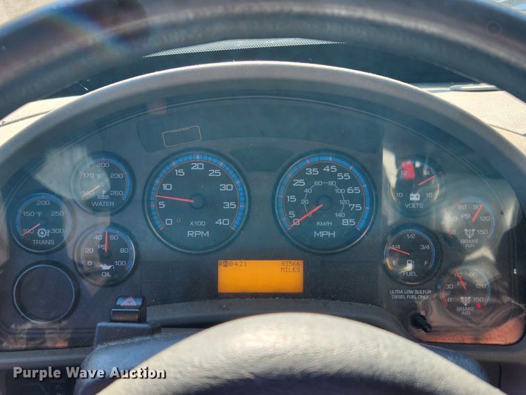 image for item MK9404 2010 International DuraStar 4300  refuse truck