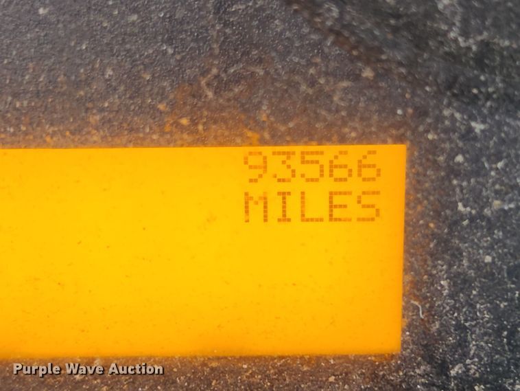 image for item MK9404 2010 International DuraStar 4300  refuse truck