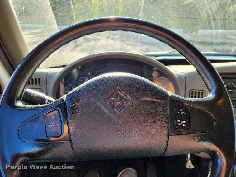 image for item MK9404 2010 International DuraStar 4300  refuse truck