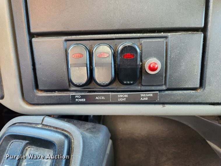 image for item MK9404 2010 International DuraStar 4300  refuse truck