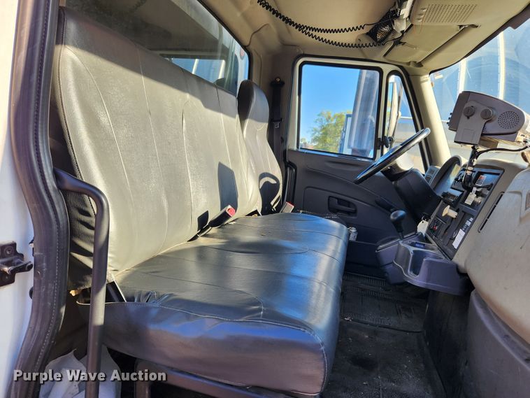 image for item MK9404 2010 International DuraStar 4300  refuse truck