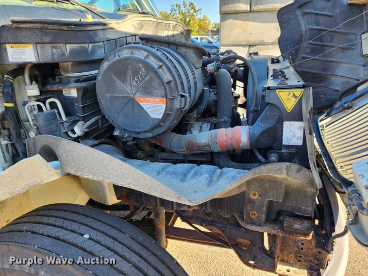 image for item MK9404 2010 International DuraStar 4300  refuse truck