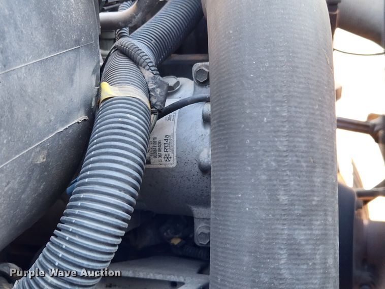 image for item MK9404 2010 International DuraStar 4300  refuse truck