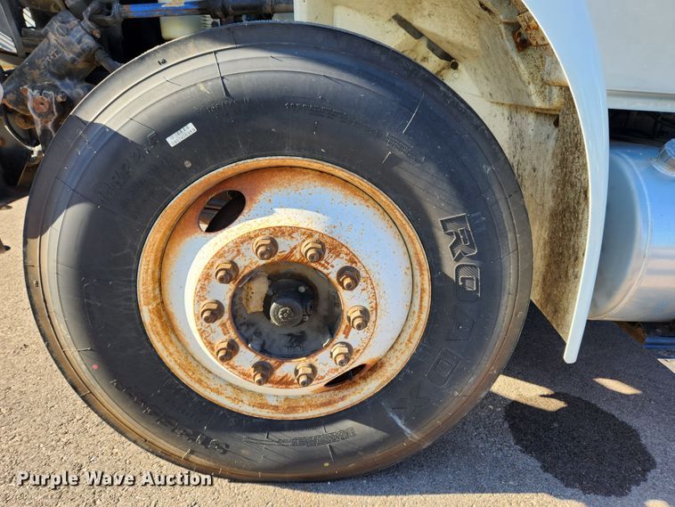 image for item MK9404 2010 International DuraStar 4300  refuse truck