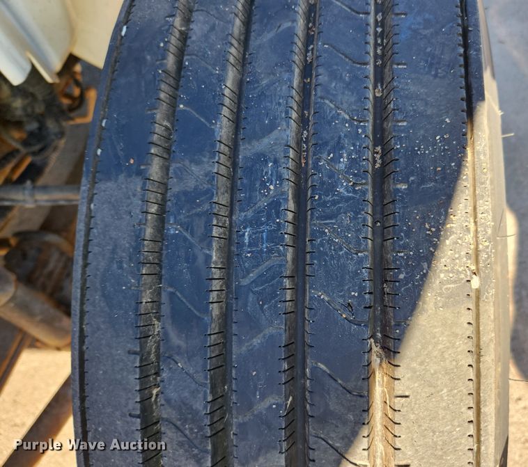 image for item MK9404 2010 International DuraStar 4300  refuse truck