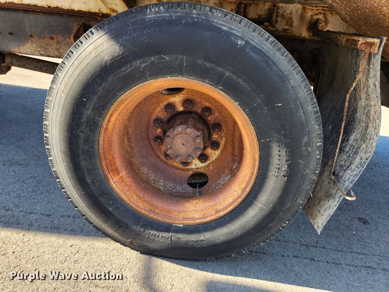 image for item MK9404 2010 International DuraStar 4300  refuse truck