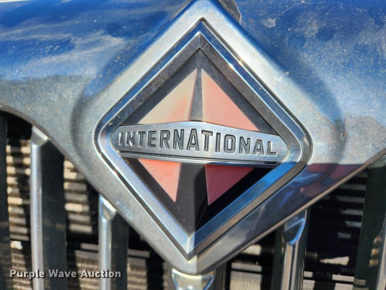 image for item MK9404 2010 International DuraStar 4300  refuse truck