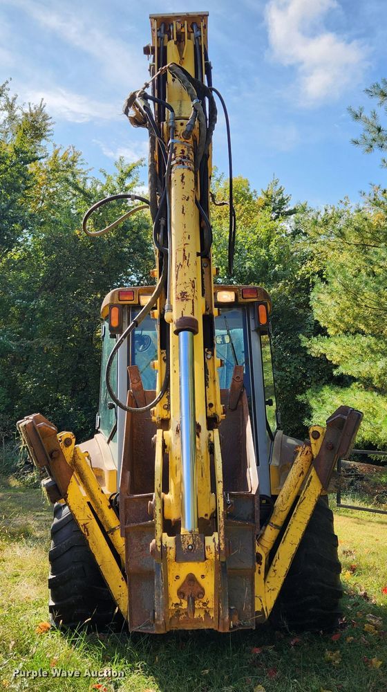image for item MK9410 2000 New Holland 655E  backhoe