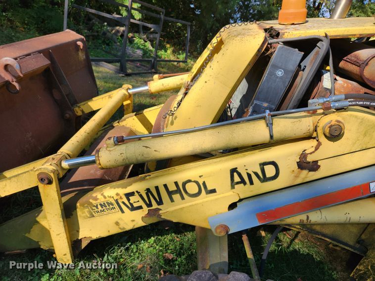 image for item MK9410 2000 New Holland 655E  backhoe