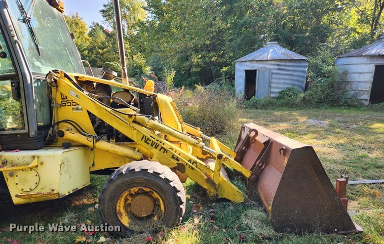 image for item MK9410 2000 New Holland 655E  backhoe