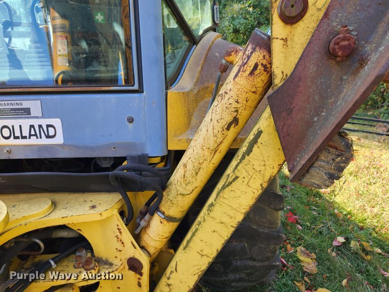 image for item MK9410 2000 New Holland 655E  backhoe