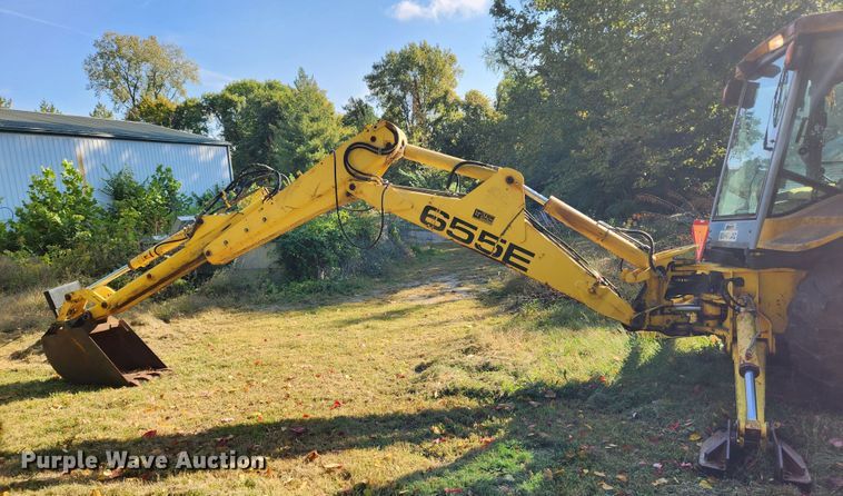 image for item MK9410 2000 New Holland 655E  backhoe