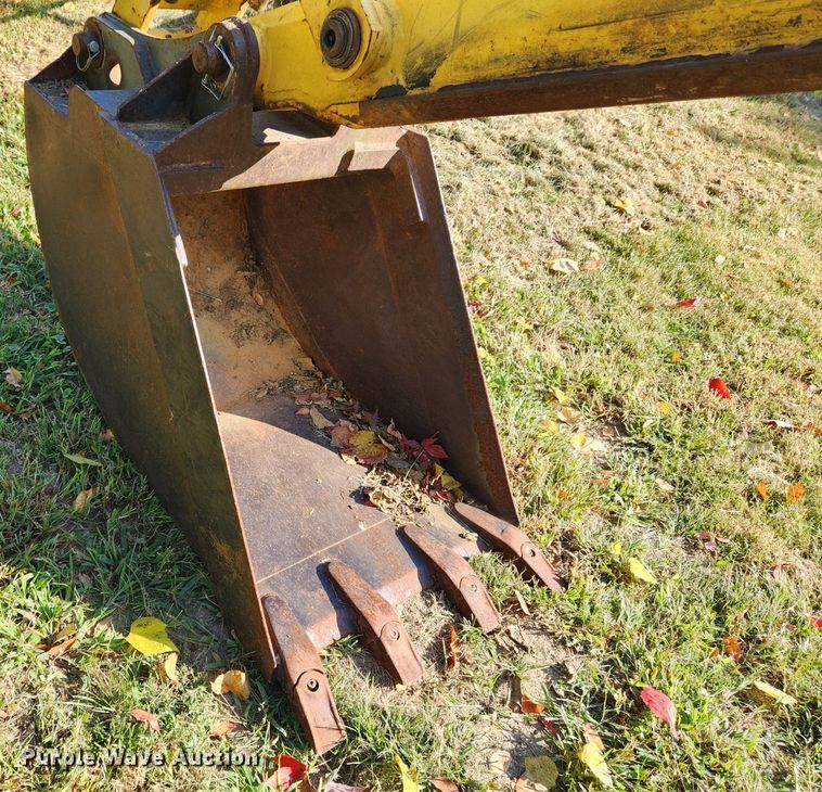 image for item MK9410 2000 New Holland 655E  backhoe