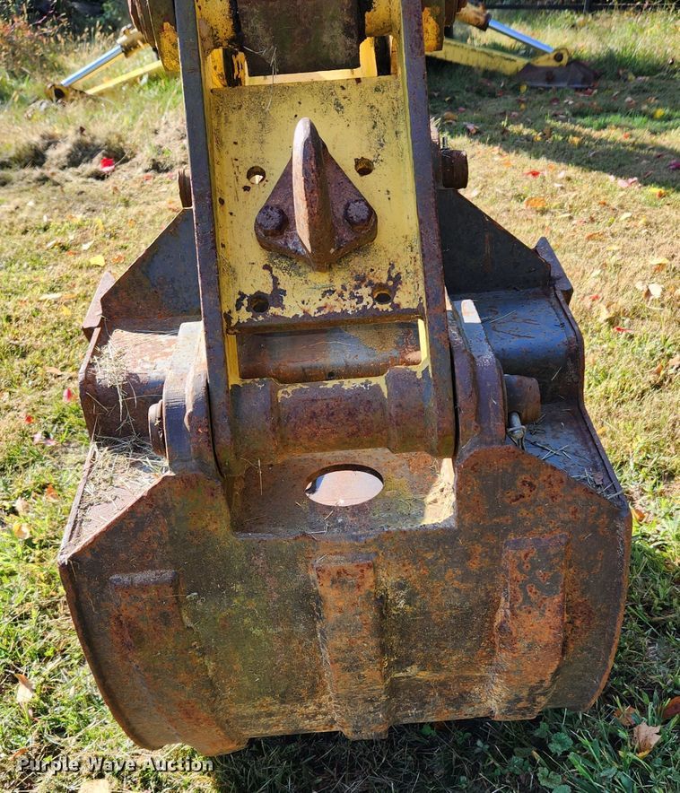 image for item MK9410 2000 New Holland 655E  backhoe