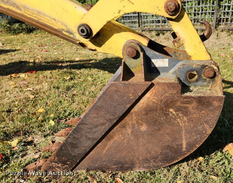 image for item MK9410 2000 New Holland 655E  backhoe