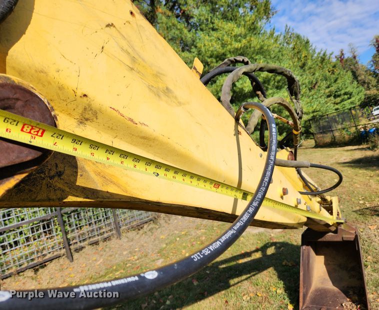 image for item MK9410 2000 New Holland 655E  backhoe