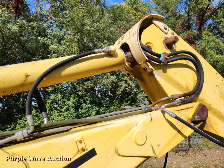 image for item MK9410 2000 New Holland 655E  backhoe
