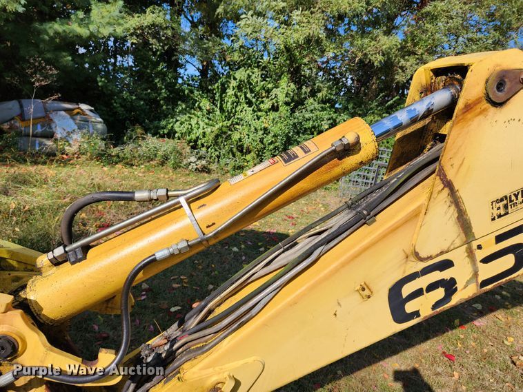 image for item MK9410 2000 New Holland 655E  backhoe